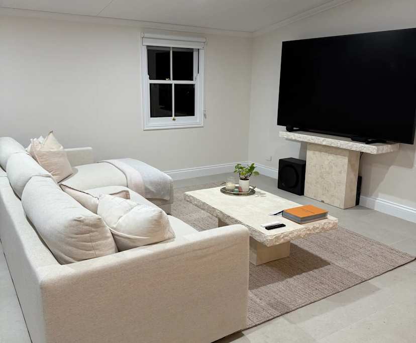 Unfurnished room with own bathroom