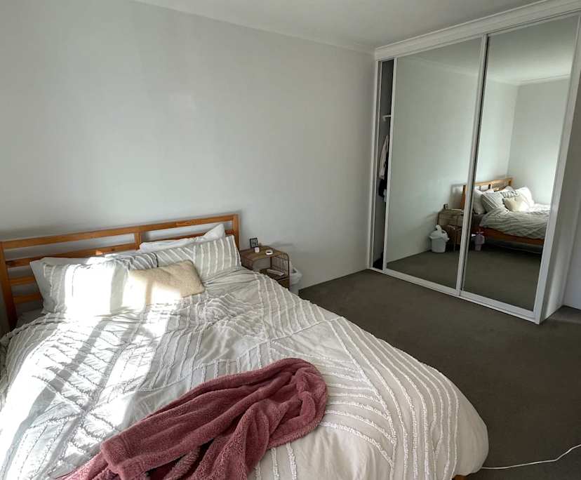 Furnished room in a flatshare