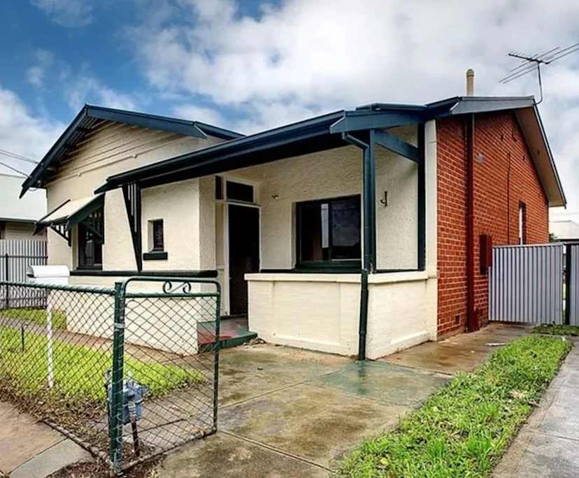 Room in a share house