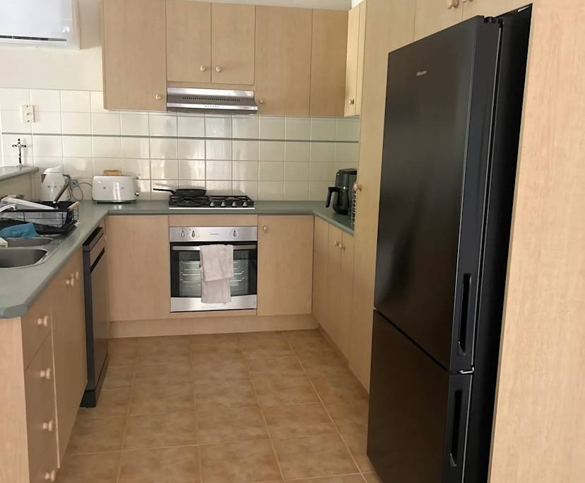 $220, Share-house, 3 bathrooms, Caroline Springs VIC 3023