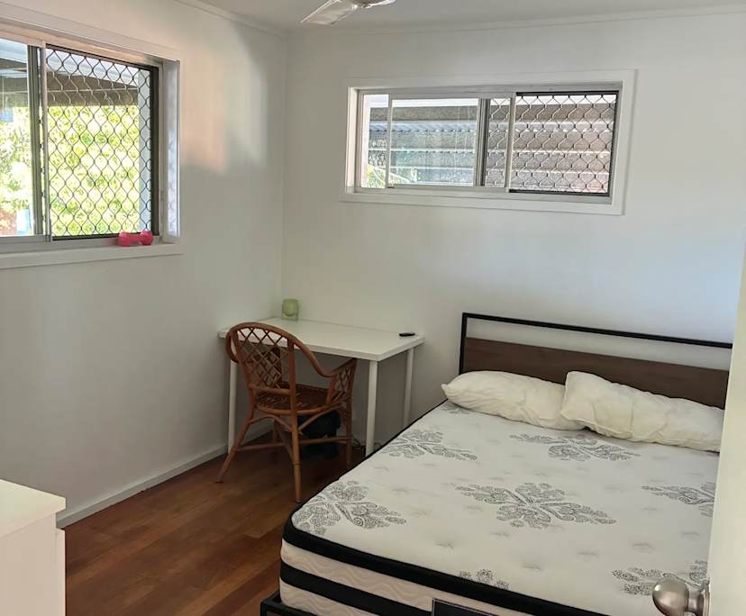 Room in a share house