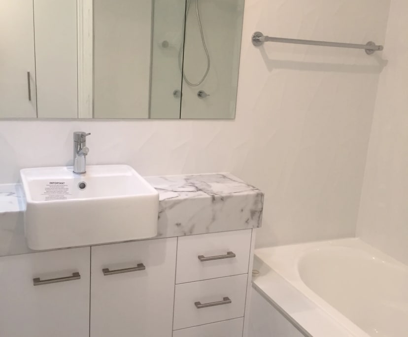 Furnished room in a flatshare