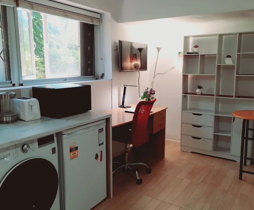 $300, Flatshare, 1 bathroom, Indooroopilly QLD 4068