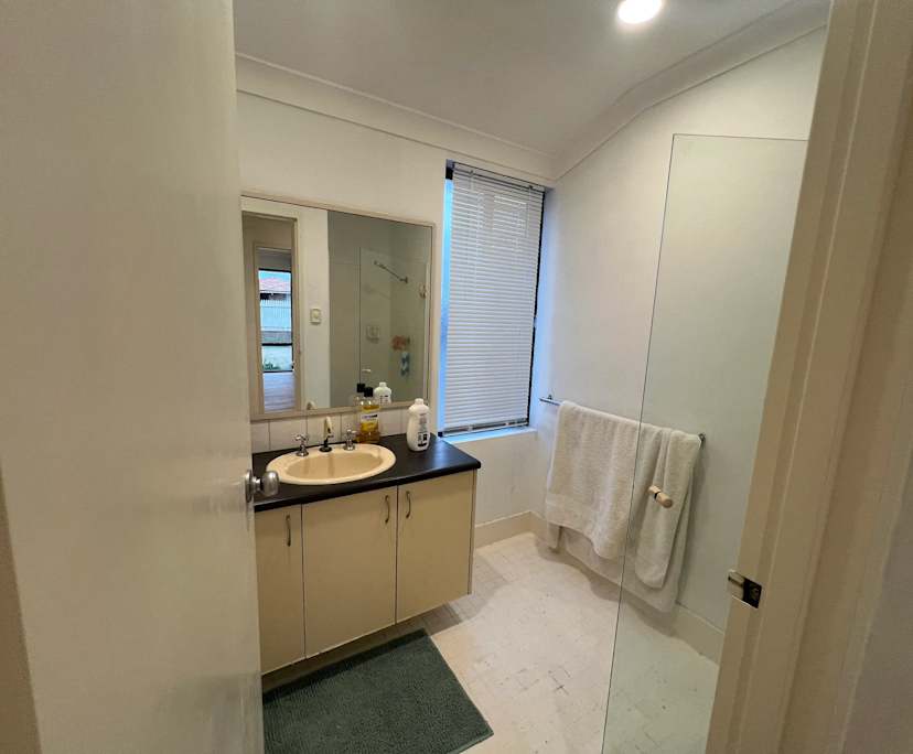 $380, Share-house, 2 bathrooms, Cannington WA 6107