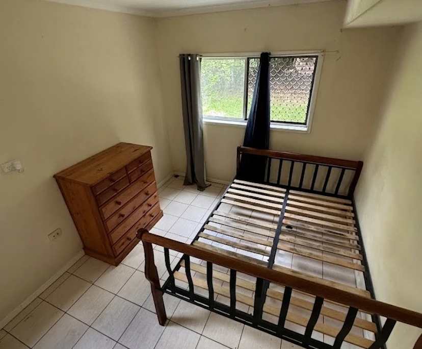 Room in a share house