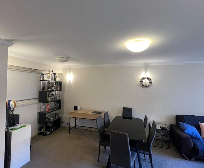 Furnished room with ensuite in a flatshare