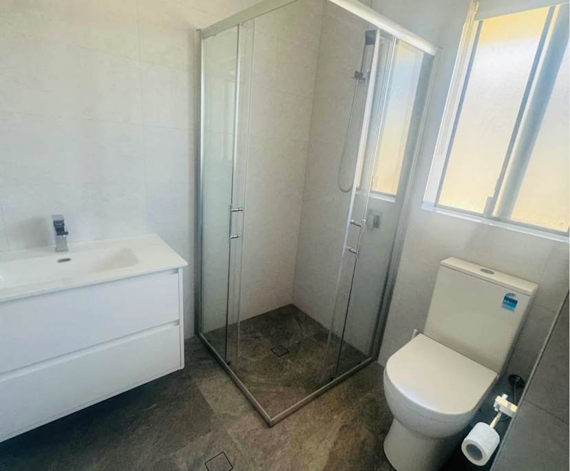 $330, Share-house, 3 bathrooms, Queens Park WA 6107