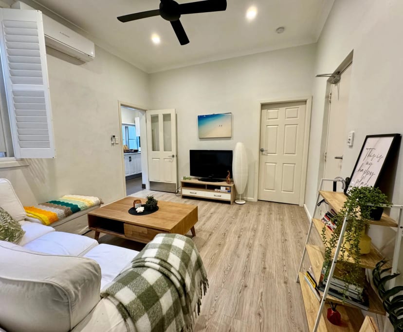 Furnished room in a flatshare