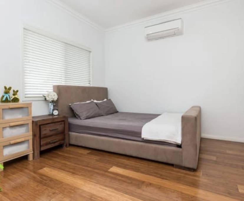 Room for Rent in Fairfield, Brisbane 260, Unfurni...