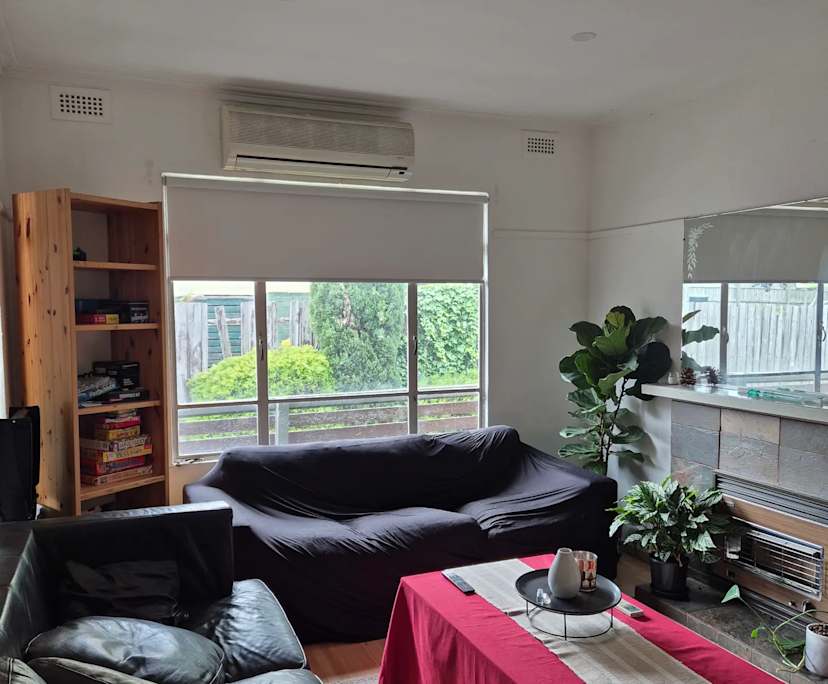 Room in a share house