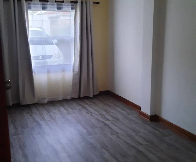 Room in a share house