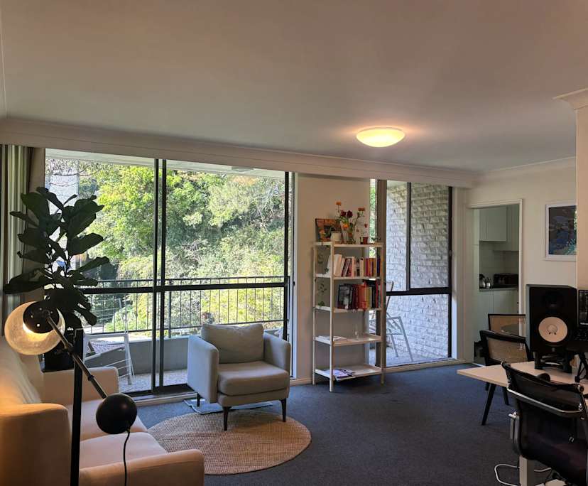 Furnished room in a flatshare