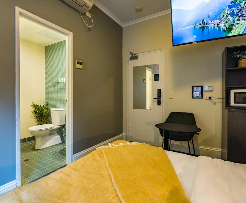 Furnished room studio flat for rent