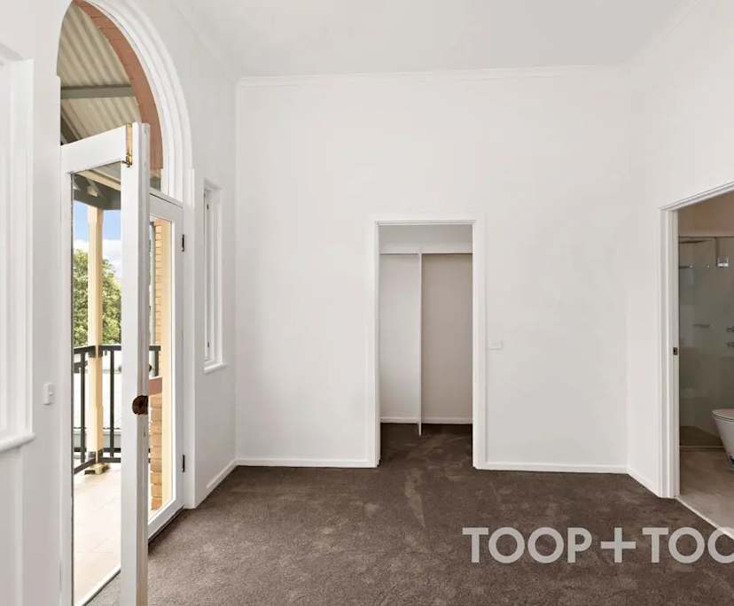 Furnished room with ensuite in a share house