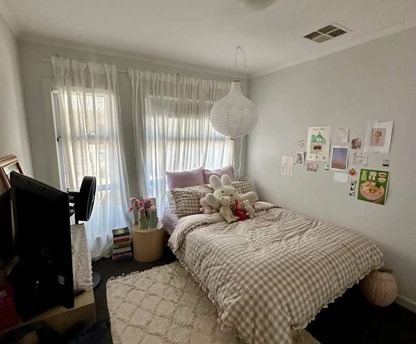 Unfurnished room in a share house