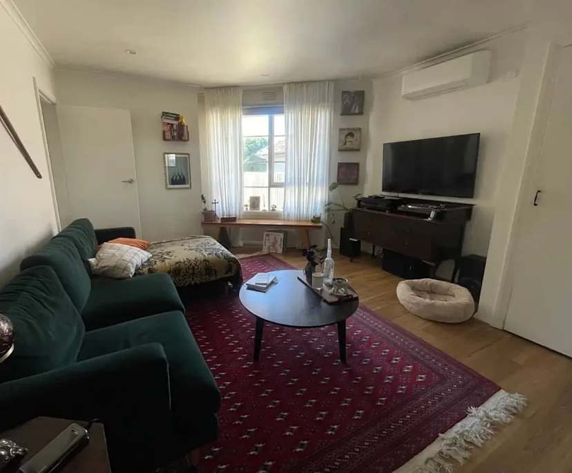 Whole property with 2 rooms for rent
