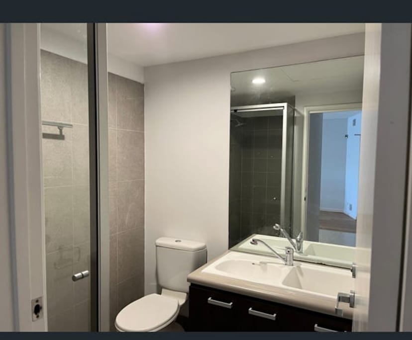 Furnished room with own bathroom