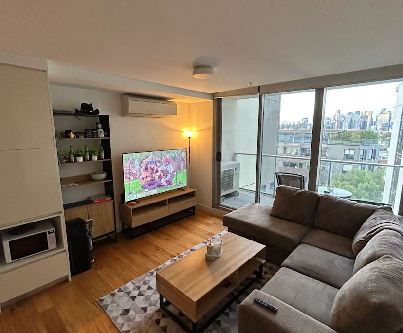 Furnished room in a flatshare