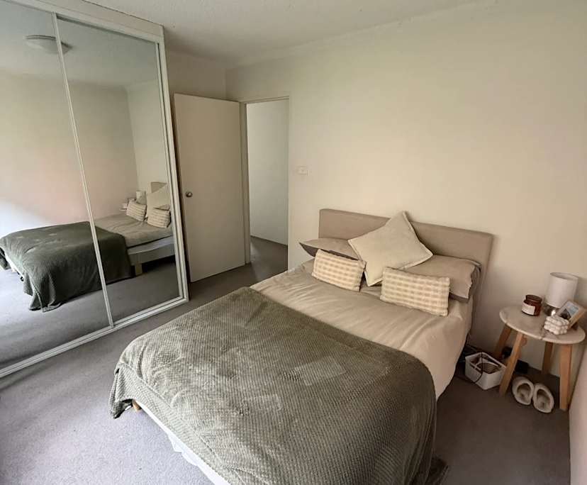 Furnished room in a flatshare