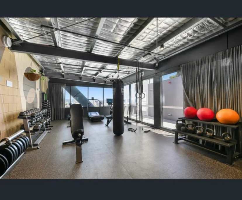 $420, Flatshare, 2 bathrooms, Woolloongabba QLD 4102