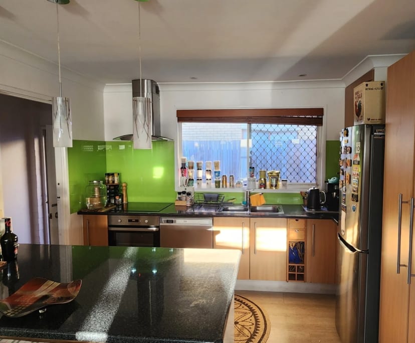 $390, Flatshare, 2 bathrooms, Mermaid Waters QLD 4218