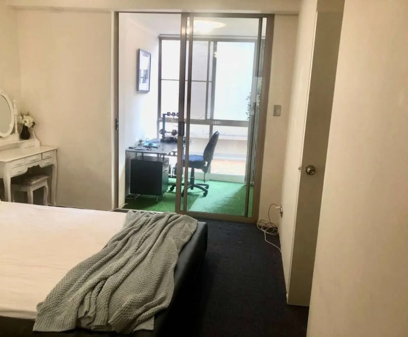 Furnished room with ensuite in a flatshare