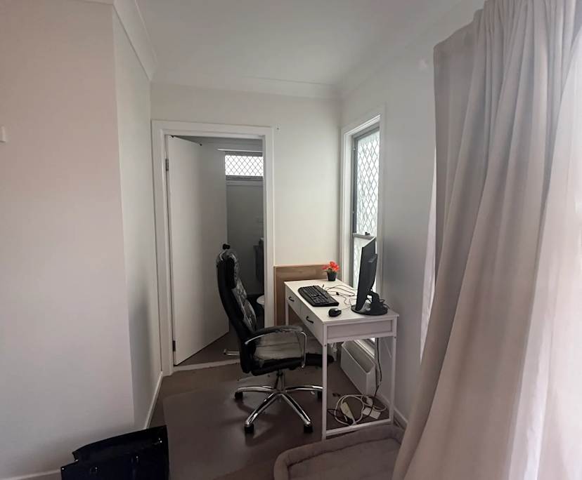 $235, Share-house, 3 bathrooms, Annerley QLD 4103