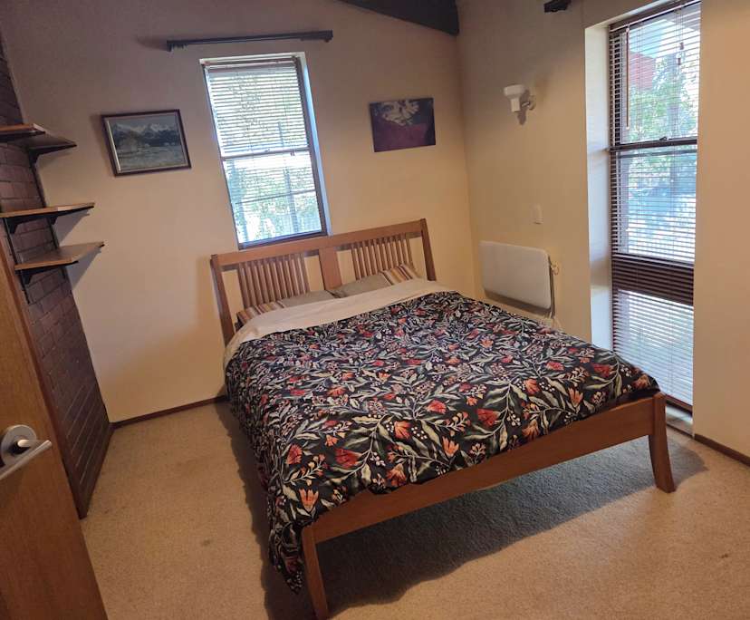 Furnished room with own bathroom