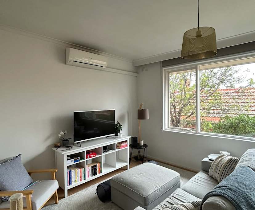 Unfurnished room in a flatshare