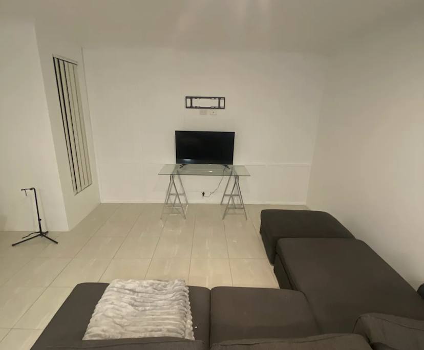 Unfurnished room in a share house