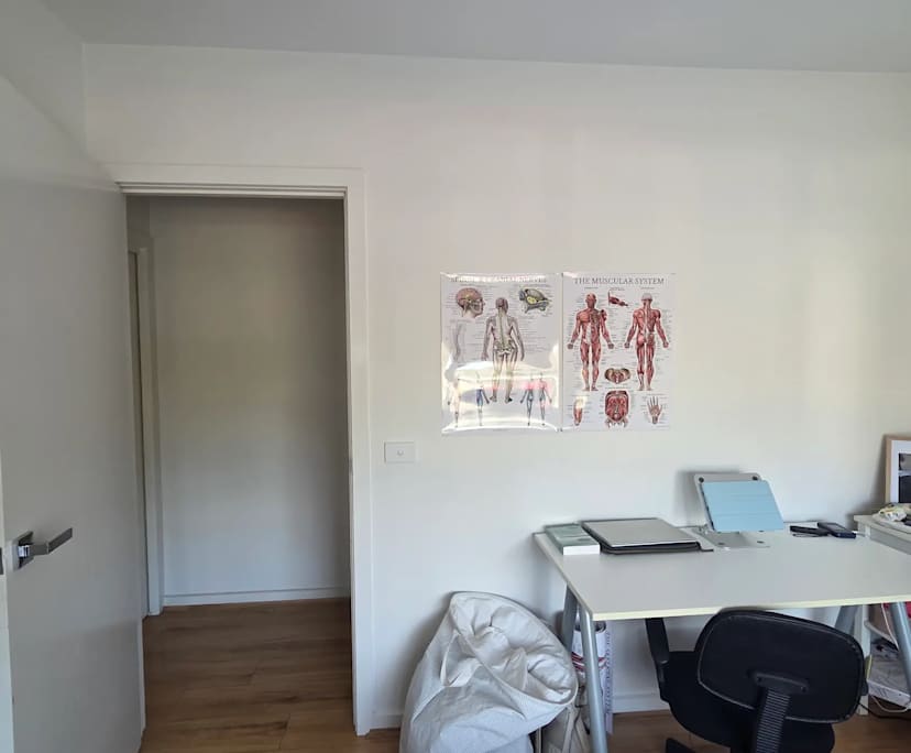 Furnished room in a flatshare