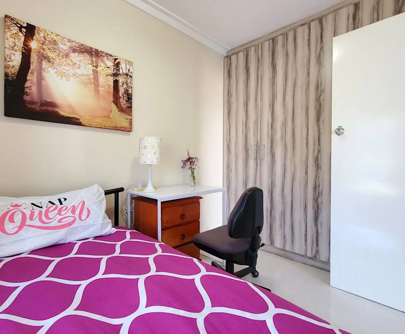 Furnished room in a share house