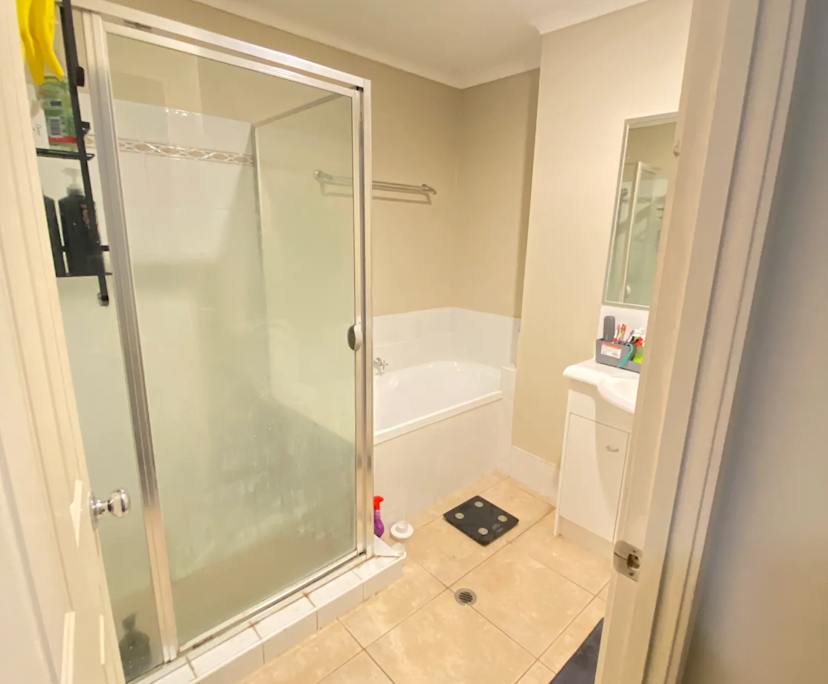 Room in a share house