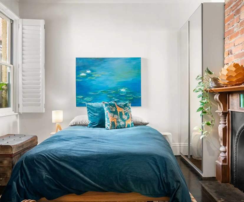 Furnished room in a share house