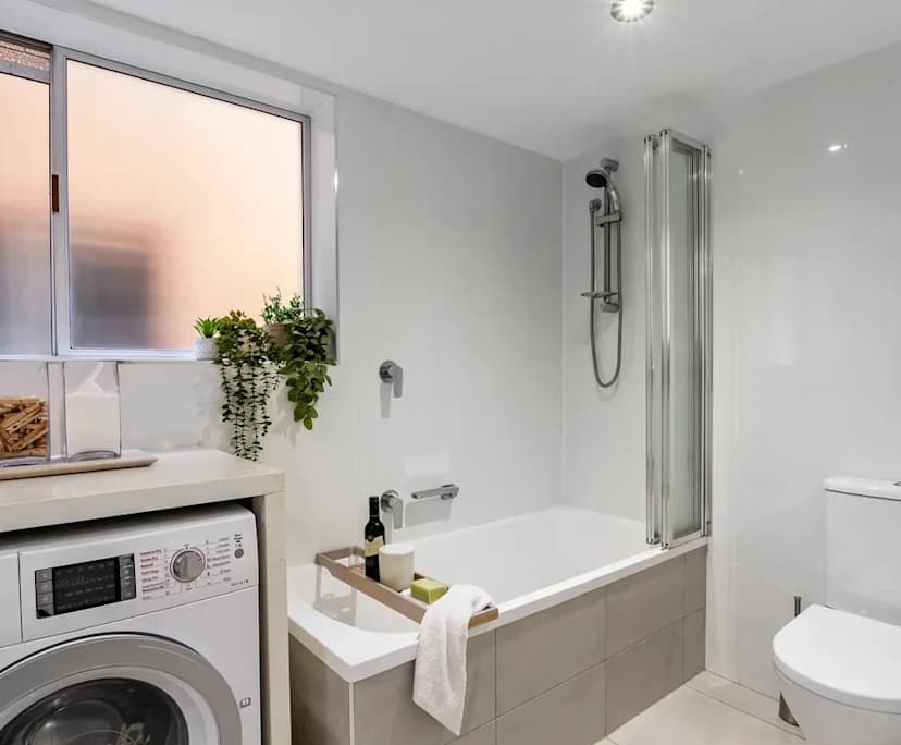 $380, Flatshare, 2 bathrooms, Southport QLD 4215