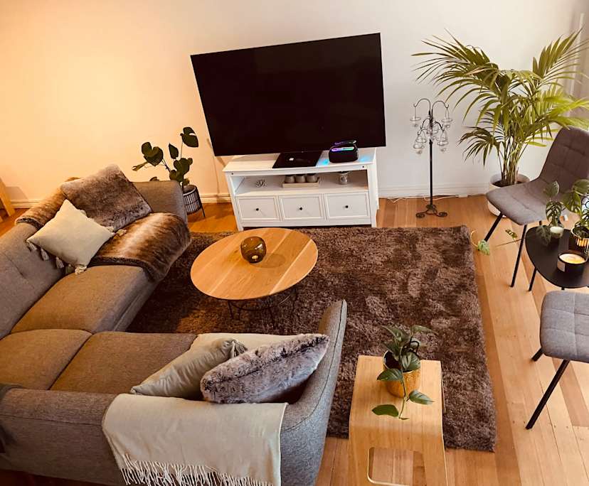 Furnished room with own bathroom