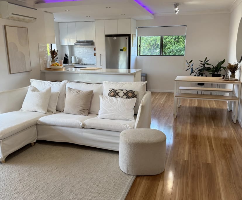 Furnished room in a flatshare