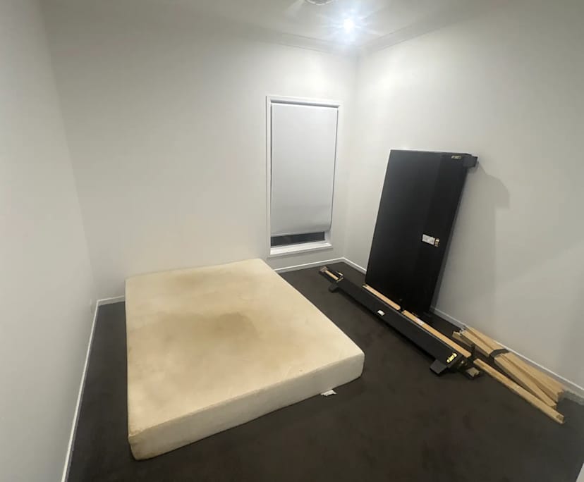 $300, Share-house, 3 bathrooms, Logan Reserve QLD 4133