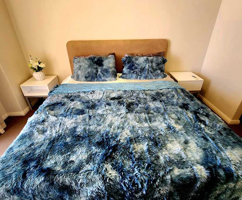 Furnished room in a flatshare