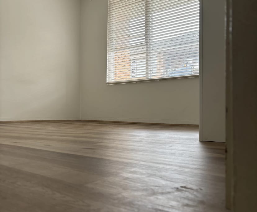 Unfurnished room in a flatshare