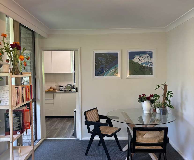 Furnished room in a flatshare