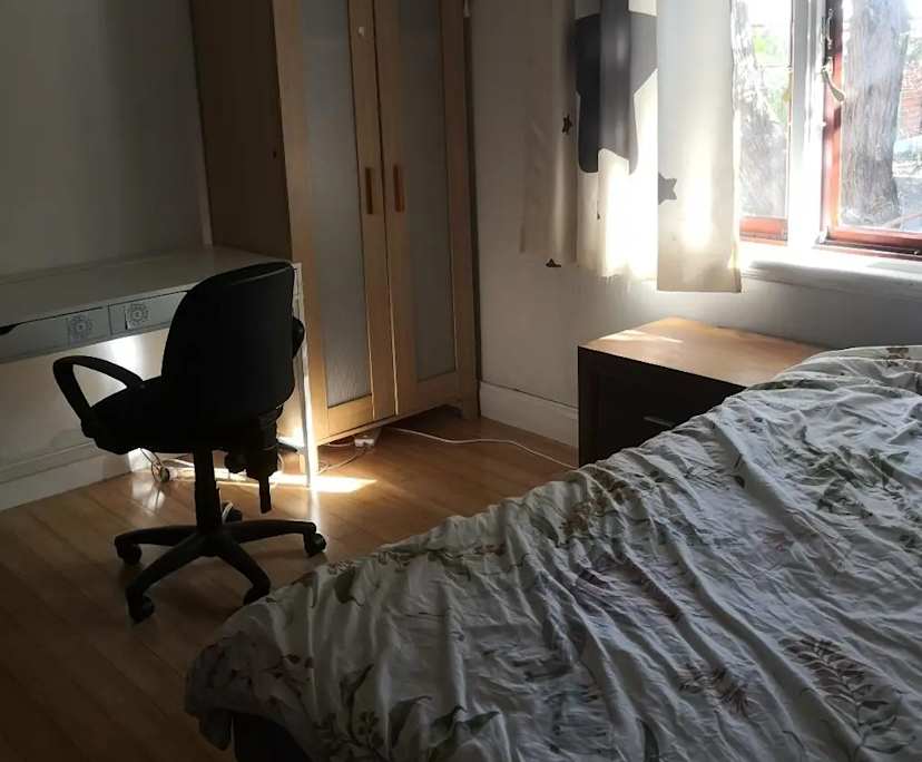 Furnished room in a share house