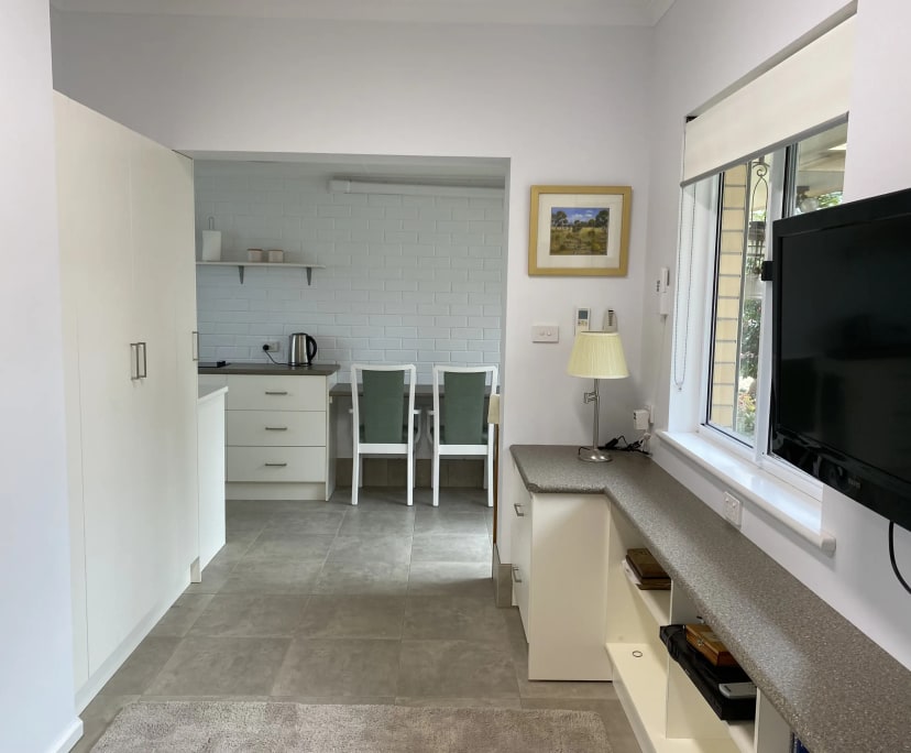 One Bed Flat for Rent in McCracken, SA 270, Furni...