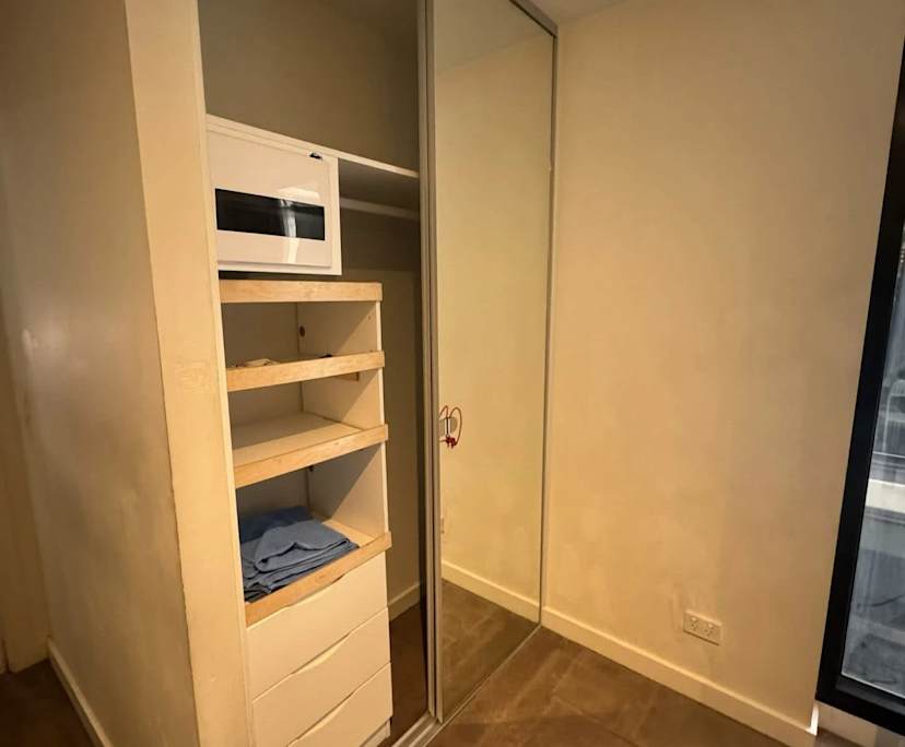 Furnished room in a flatshare