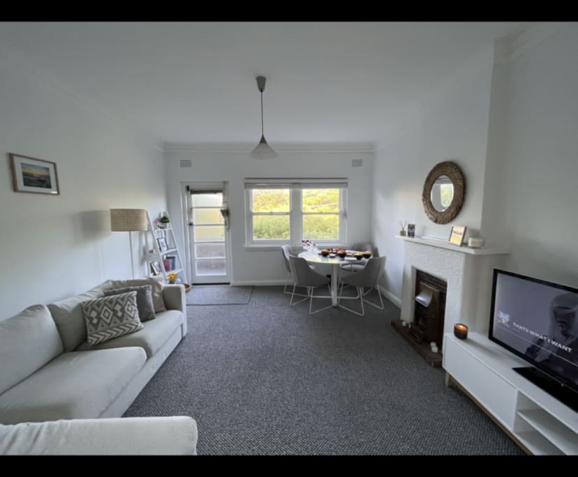 Furnished room in a flatshare