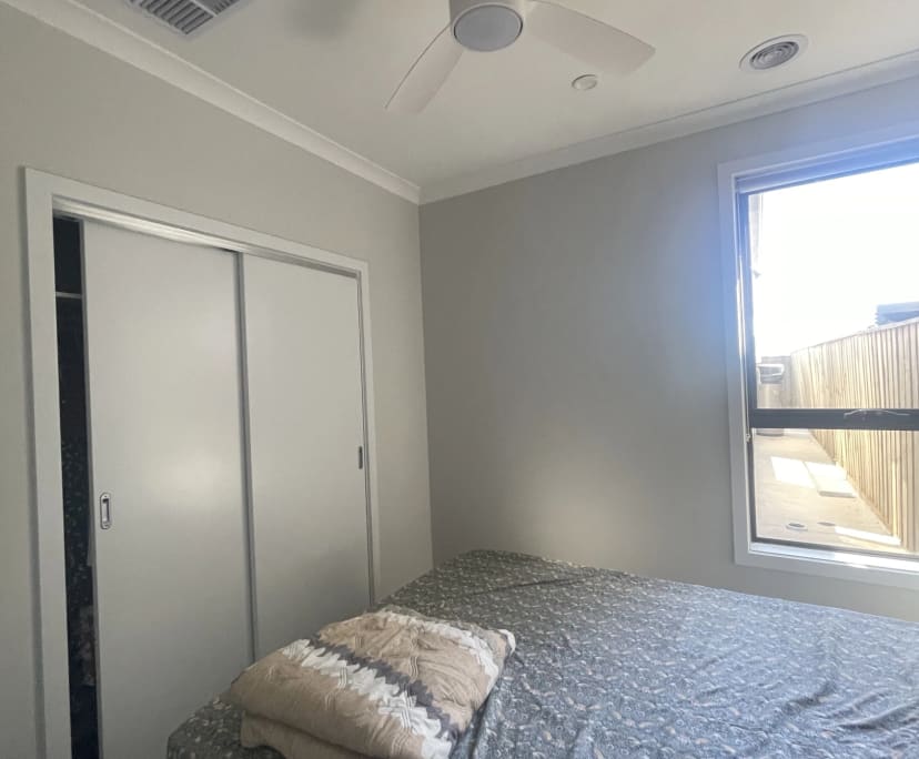 Room in a share house