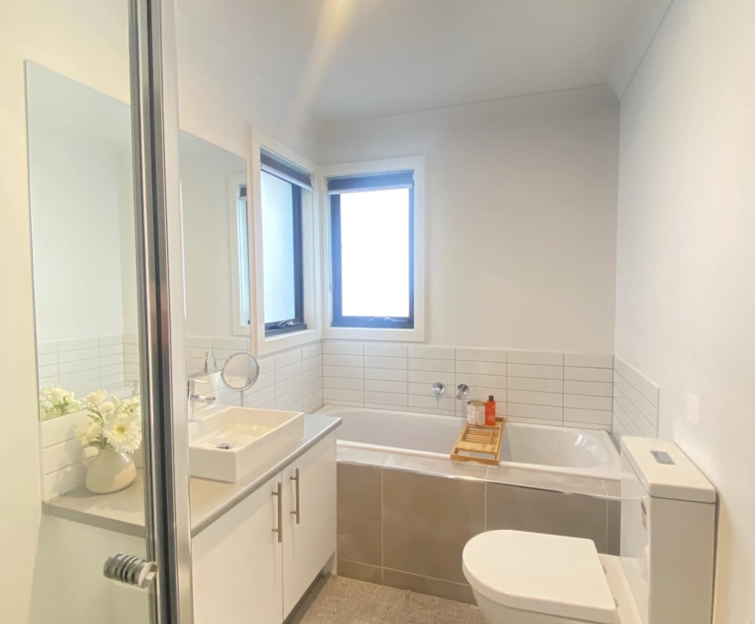 $300, Share-house, 3 bathrooms, Officer VIC 3809