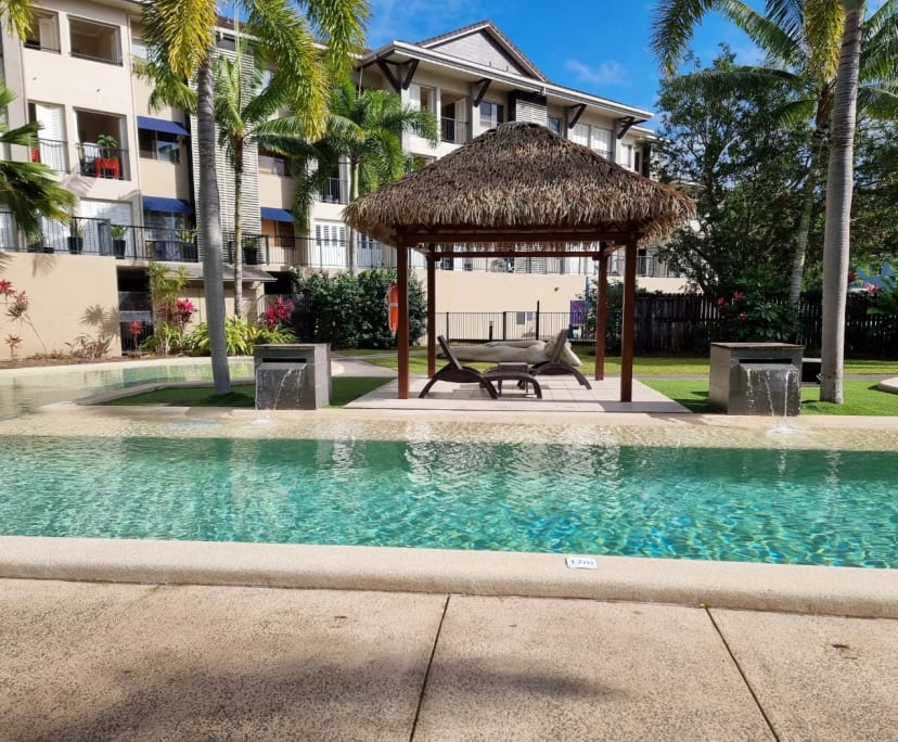 $300, Flatshare, 2 bathrooms, Mooroobool QLD 4870