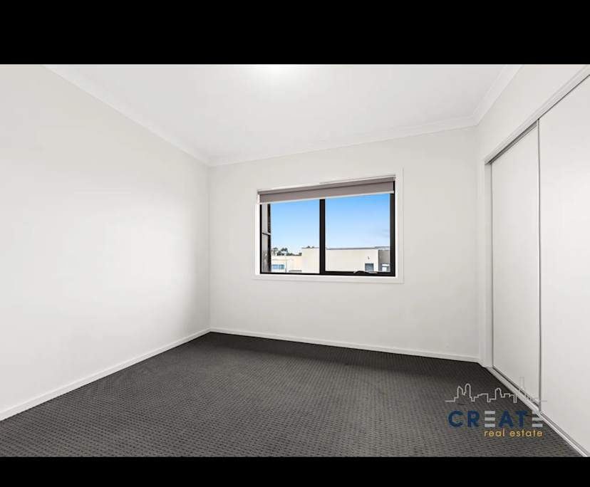 Unfurnished room with own bathroom