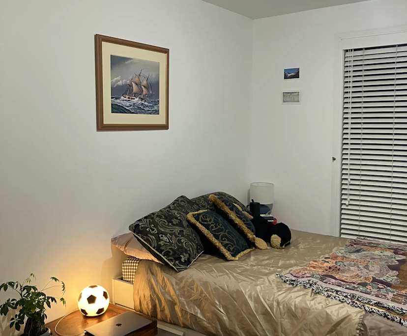 Unfurnished room in a share house